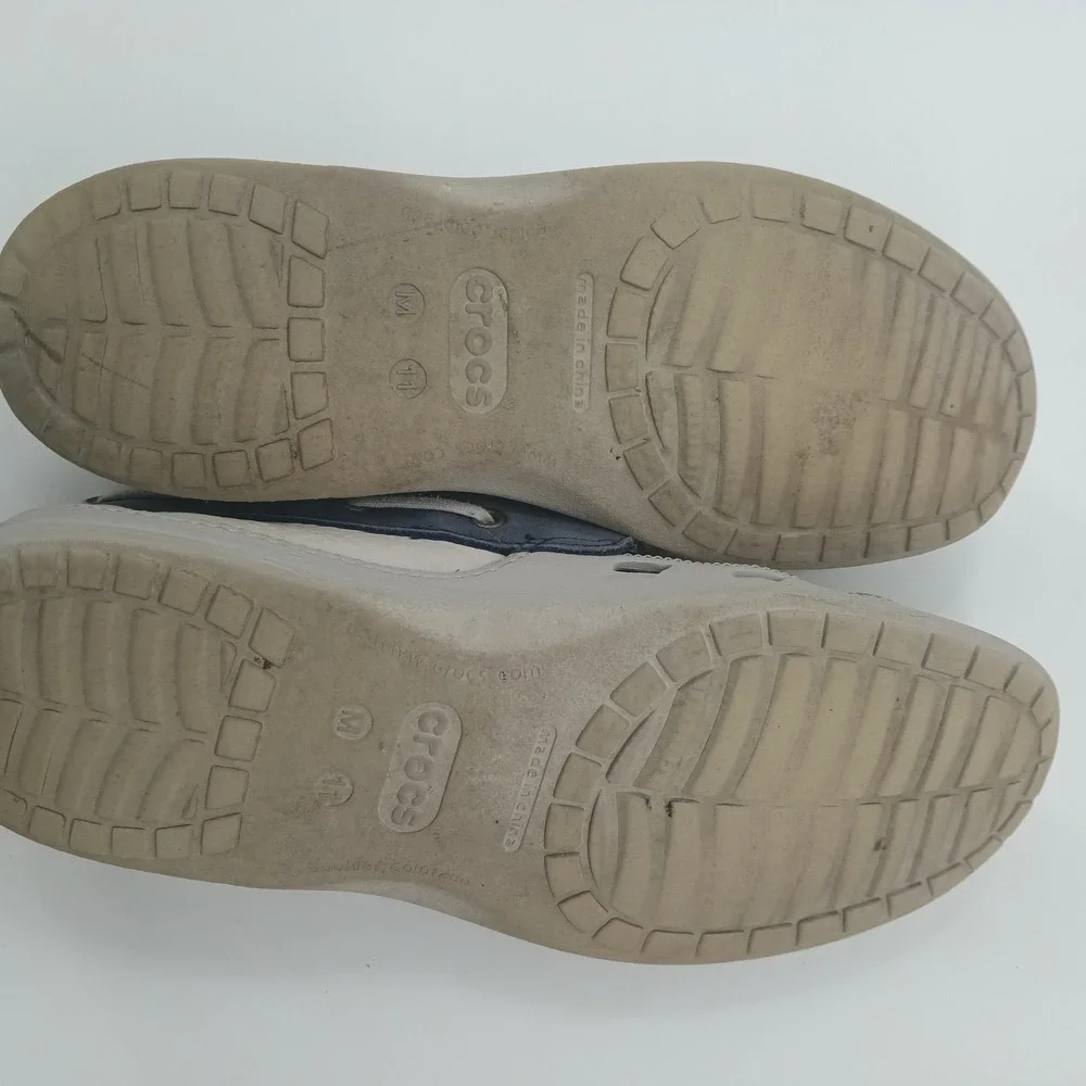 Crocs Beach Line Boat Shoes Mens 11 Grey Navy Leather Loafers 14327